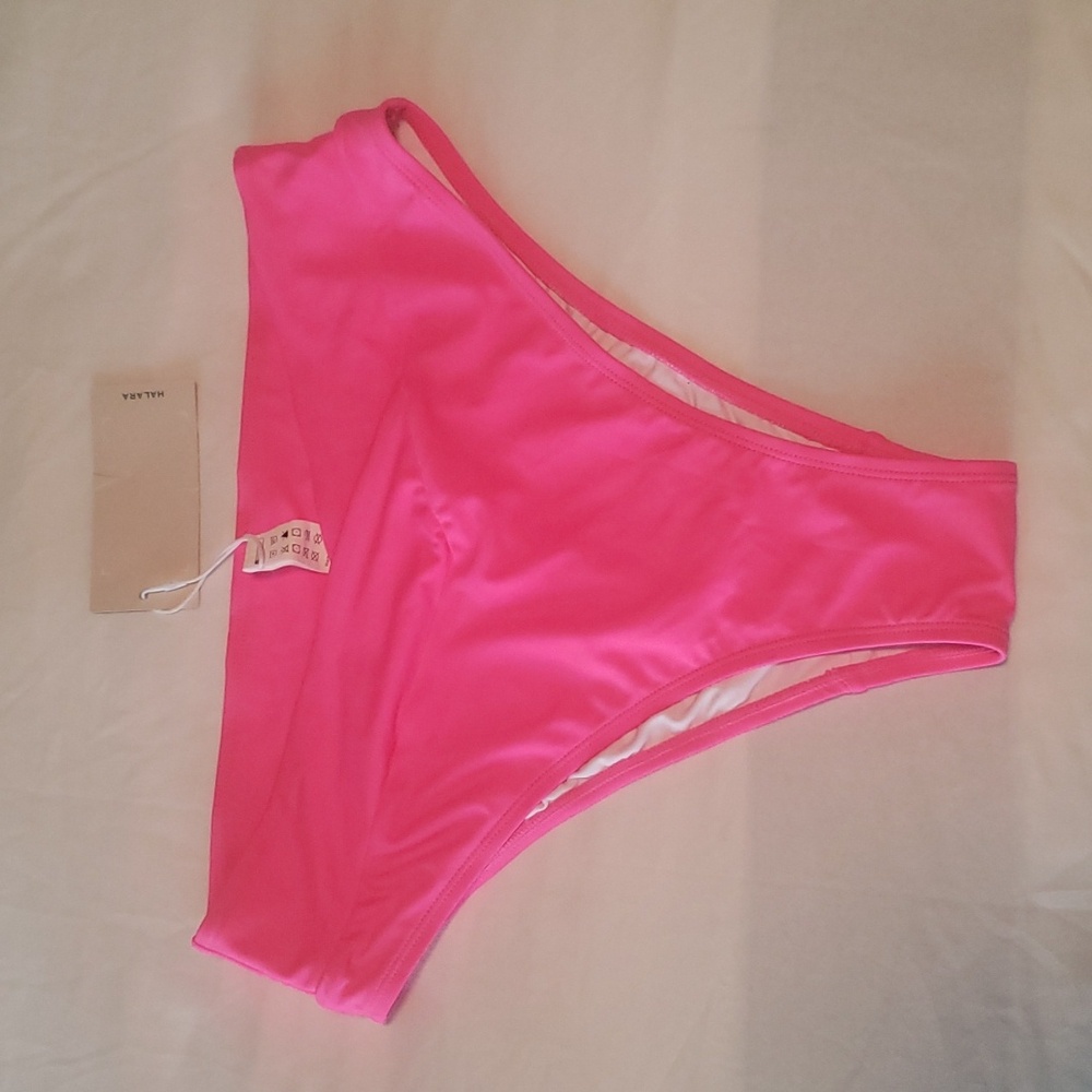 Brand new with tags Halara Neon Pink Bathing suit bottoms. size large